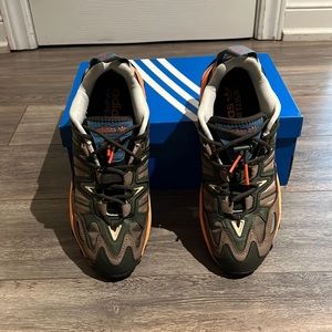 Adidas hyperturf adventure W